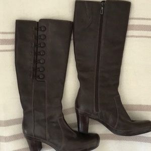 Clark’s tall boots size 6.5